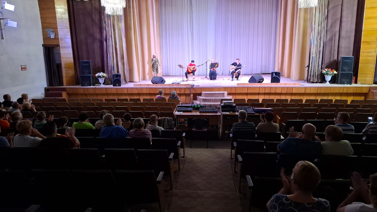 Творческий коллектив «Экспромт» выступил для эвакуированных граждан Творческий коллектив «Экспромт» выступил для эвакуированных граждан